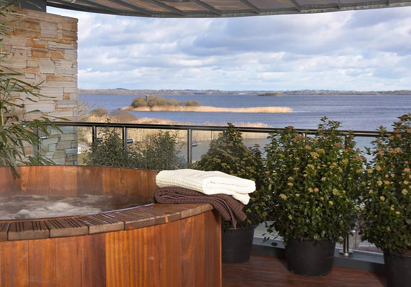 Outdoor hot tub at the Hodson Bay Hotel & Spa.